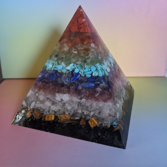 Natural Crystal Stones Resin Pyramid - Picture 3 of 11